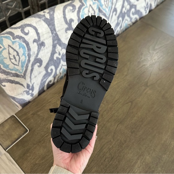 NIB Sam Edelman Gretchen Faux Shearling Trimmed Lace-Up Boot Size 6 - Picture 9 of 16